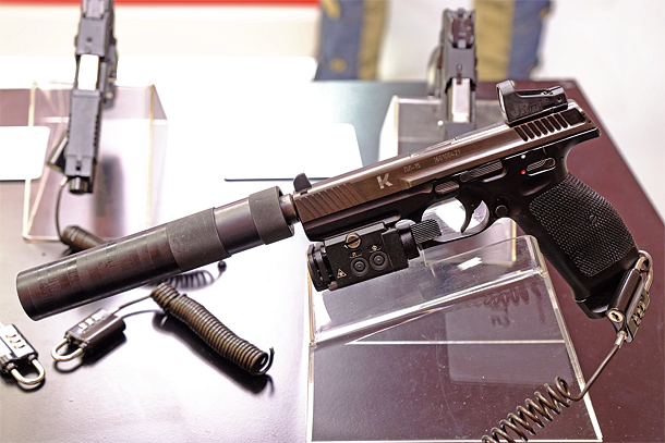 カラシニコフの新型ハンドガン Pl 15 を実射 19年1月号掲載 ニュース アームズマガジンウェブ カラシニコフの新型ハンドガン Pl 15 を実射 19年1月号掲載 ニュース アームズマガジンウェブ
