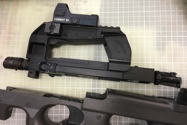 P 90ステルス化計画 3 ストック内部の状態を確認する 前編 ニュース アームズマガジンウェブ