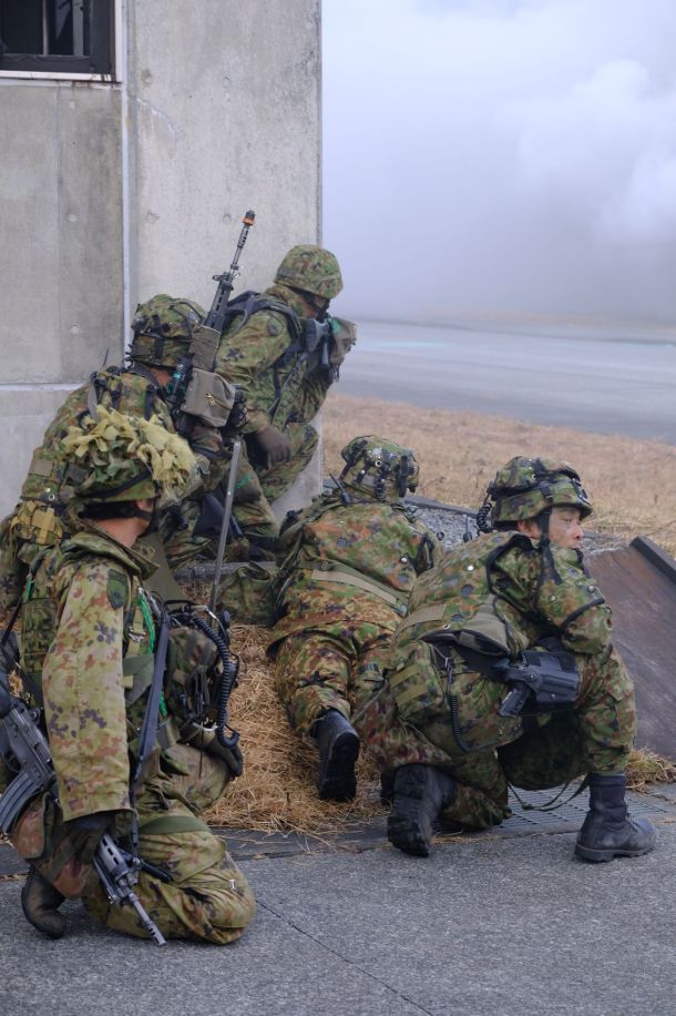 陸上自衛隊 市街地の敵を撃破せよ 白熱の戦闘訓練 ニュース アームズマガジンウェブ