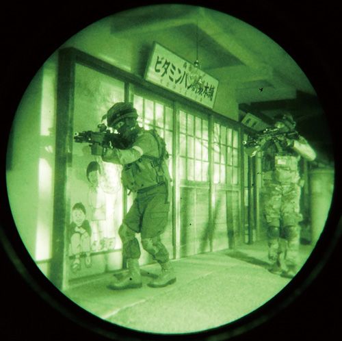 弾の出ない光線銃でリアル遊園地サバゲー! ファスガン レーザータグサバゲ