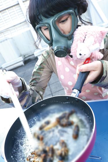 美味!オオスズメバチ【帰ってきた!! らんまるぽむぽむのサバイバルクッキング】