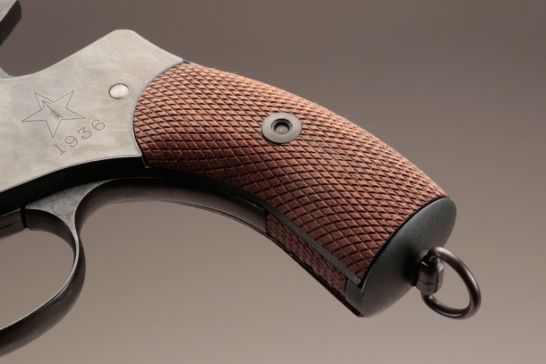 ハートフォード ナガンM1895リボルバー エイジド・エキストリームモデルガン