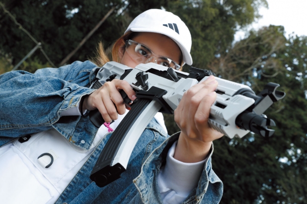 これまでのイメージを覆す白いak 次世代電動ガン Akホワイトストーム ニュース アームズマガジンウェブ