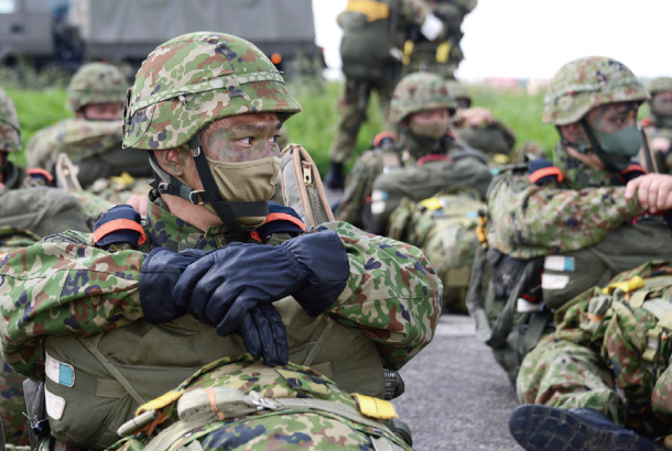 【陸上自衛隊】第1空挺団の降下訓練に密着 | ニュース | アームズマガジンウェブ