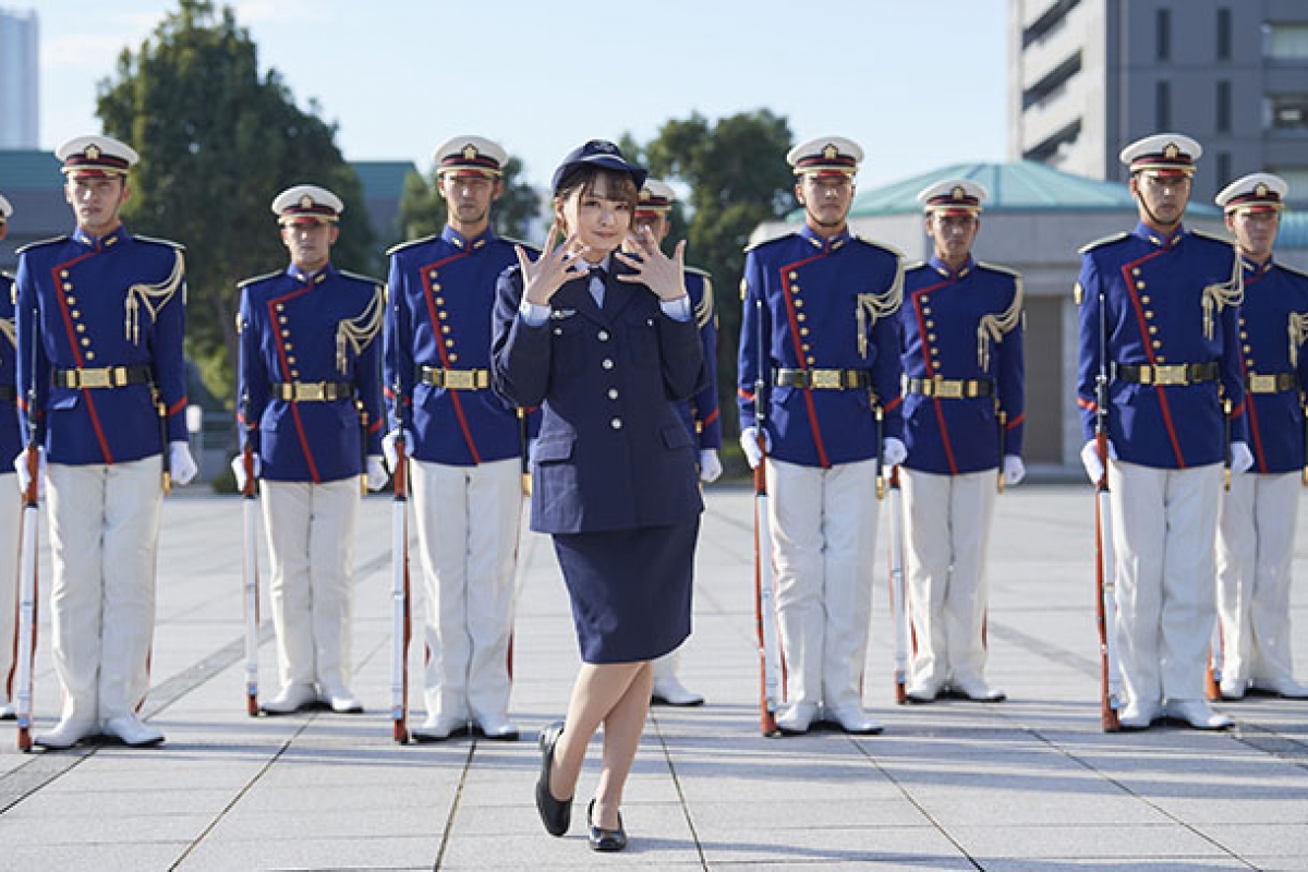 グラビア 井澤詩織と航空自衛隊制服 声優報道官 ニュース アームズマガジンウェブ